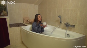 Hot Housewife's Wet And Sexy Shower Screencap 25 on www.sinx.com