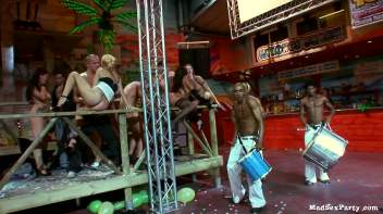 Orgy Island Part 1 Screencap 89 on www.sinx.com