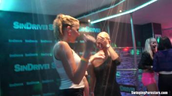 Summer Jam Bang Part 2 - Shower Cam Screencap 43 on www.sinx.com