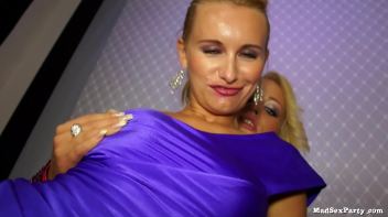 Blond Bimbo Reverse GangBangers Screencap 25 on www.sinx.com