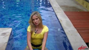 Leony The Wetlook Wonder Screencap 40 on www.sinx.com