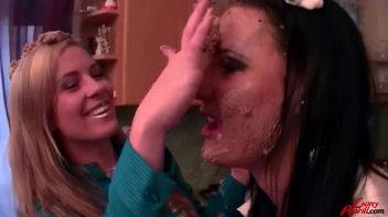 Cakes and Cunts MESSacre Screencap 14 on www.sinx.com