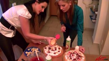 Cakes and Cunts MESSacre Screencap 2 on www.sinx.com