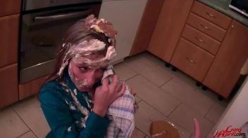 Cakes and Cunts MESSacre Screencap 24 on www.sinx.com