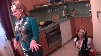 Cakes and Cunts MESSacre Screencap 25 on www.sinx.com