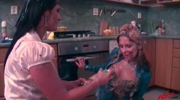 Cakes and Cunts MESSacre Screencap 35 on www.sinx.com