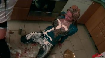 Cakes and Cunts MESSacre Screencap 37 on www.sinx.com