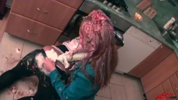 Cakes and Cunts MESSacre Screencap 41 on www.sinx.com