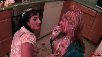 Cakes and Cunts MESSacre Screencap 46 on www.sinx.com