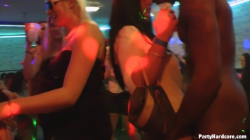 Party Hardcore Gone Crazy Vol. 9 Part 5 - Cam 4 Screencap 28 on www.sinx.com