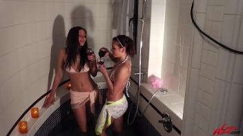 Best Friends Bath Time Screencap 3 on www.sinx.com