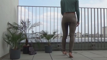 Voll in meine Hose gepisst Screencap 22 on www.sinx.com