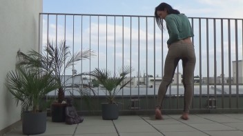 Voll in meine Hose gepisst Screencap 11 on www.sinx.com