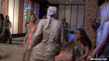 How Real Women Battle In The Mud Screencap 75 on www.sinx.com