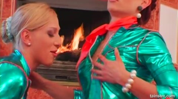 Hot and Sloppy Saphic Love Screencap 16 on www.sinx.com