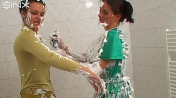 Two Messy Babes Covered In Foam Screencap 36 on www.sinx.com