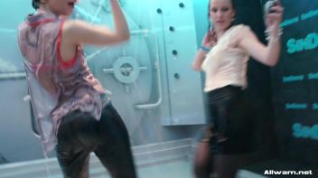 Hotties Workin' That Wetlook! Screencap 13 on www.sinx.com