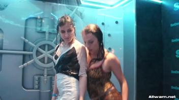 Hotties Workin' That Wetlook! Screencap 72 on www.sinx.com