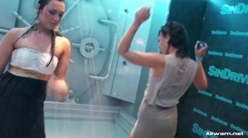 Hotties Workin' That Wetlook! Screencap 77 on www.sinx.com