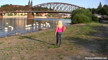 Barbie Blow Me Screencap 19 on www.sinx.com