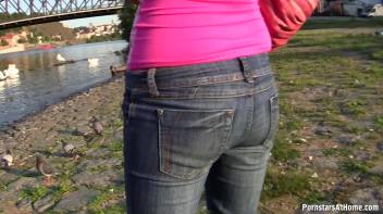 Barbie Blow Me Screencap 25 on www.sinx.com