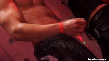 Valentine's Day Vaginas Part 1 - Shower Cam Screencap 26 on www.sinx.com
