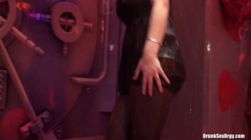 Valentine's Day Vaginas Part 1 - Shower Cam Screencap 44 on www.sinx.com