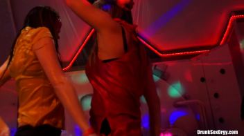 Valentine's Day Vaginas Part 1 - Shower Cam Screencap 72 on www.sinx.com