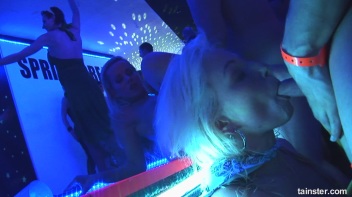 Spring Break Blow-Out Part 6 - Main Edit Screencap 6 on www.sinx.com