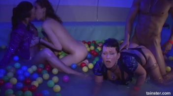 Spring Break Blow-Out Part 6 - Main Edit Screencap 70 on www.sinx.com