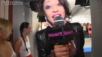 Muddy Wrestling: Jenna Lovely vs Lilith Virago & Gabriella vs. Sheila Screencap 3 on www.sinx.com