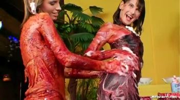 Messy Pudding Fun Screencap 84 on www.sinx.com