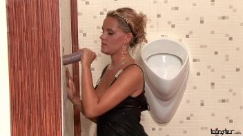 Regina Rides The Slime Wave Screencap 34 on www.sinx.com