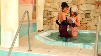 Sapphic Splash Screencap 96 on www.sinx.com