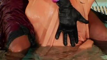 Sapphic Splash Screencap 107 on www.sinx.com