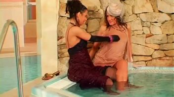 Sapphic Splash Screencap 114 on www.sinx.com