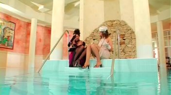 Sapphic Splash Screencap 5 on www.sinx.com