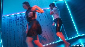 You See Me I Be Wet, Wet, Wet, Wet, Wet... Screencap 80 on www.sinx.com