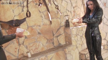 Leather Babes Aurelly Rebel & Kayla Green - Soaked in Jizz & Oil, Fucked in Ass, Face & Pussy Screencap 19 on www.sinx.com