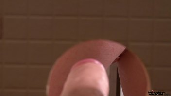 Creamy Carina Screencap 38 on www.sinx.com