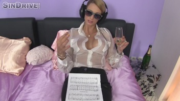 Shiny Pop Star Deep Throats The Meat Mic Until Soaked In Spit Screencap 2 on www.sinx.com