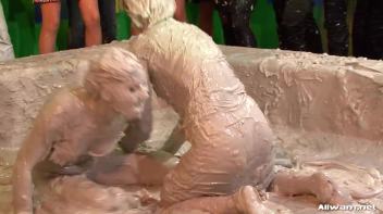 Redhead No More As Mud Consumes All! Screencap 48 on www.sinx.com