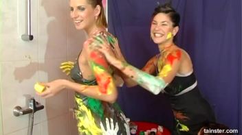 Crazy Color Combinations On These Chicks Screencap 13 on www.sinx.com