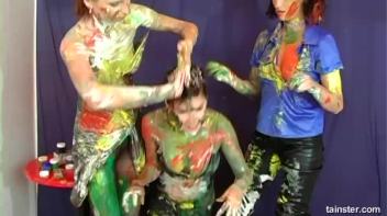Crazy Color Combinations On These Chicks Screencap 33 on www.sinx.com