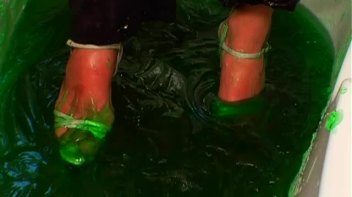 She Loves To Get Messy Any Way She Can Screencap 27 on www.sinx.com