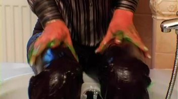 She Loves To Get Messy Any Way She Can Screencap 28 on www.sinx.com