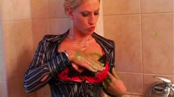 She Loves To Get Messy Any Way She Can Screencap 40 on www.sinx.com