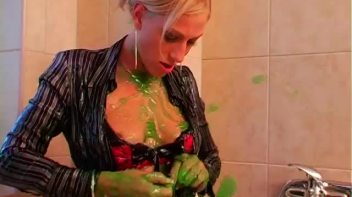 She Loves To Get Messy Any Way She Can Screencap 47 on www.sinx.com