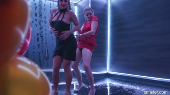 Show Us Wet You're Working With! Screencap 16 on www.sinx.com