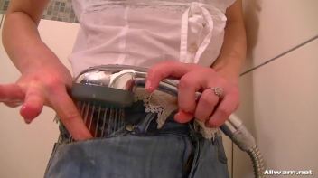 Shower And Shave Eurobabe Combo Screencap 45 on www.sinx.com